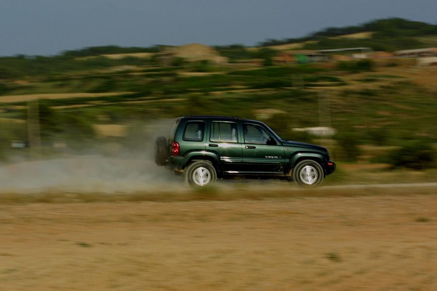  Jeep Cherokee 2002 года  (фото 49 из 130)